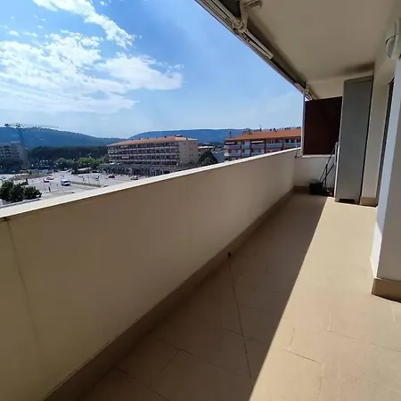 A 150m De La Playa Con Piscina Y Parking
